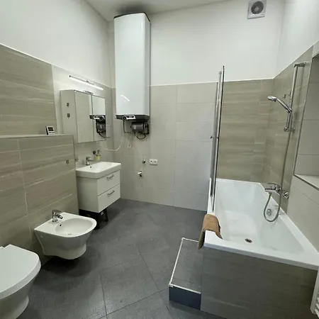 V Centru Znojma S Vybavenim Pro Deti A Garazi Pro Kola Appartement *